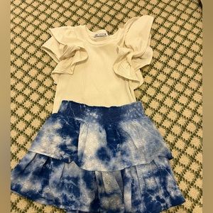 KIDS- DESIGNhistory eyelet blue and white tie die ruffle skirt size L